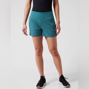 Athleta Trekkie North Short in Teal